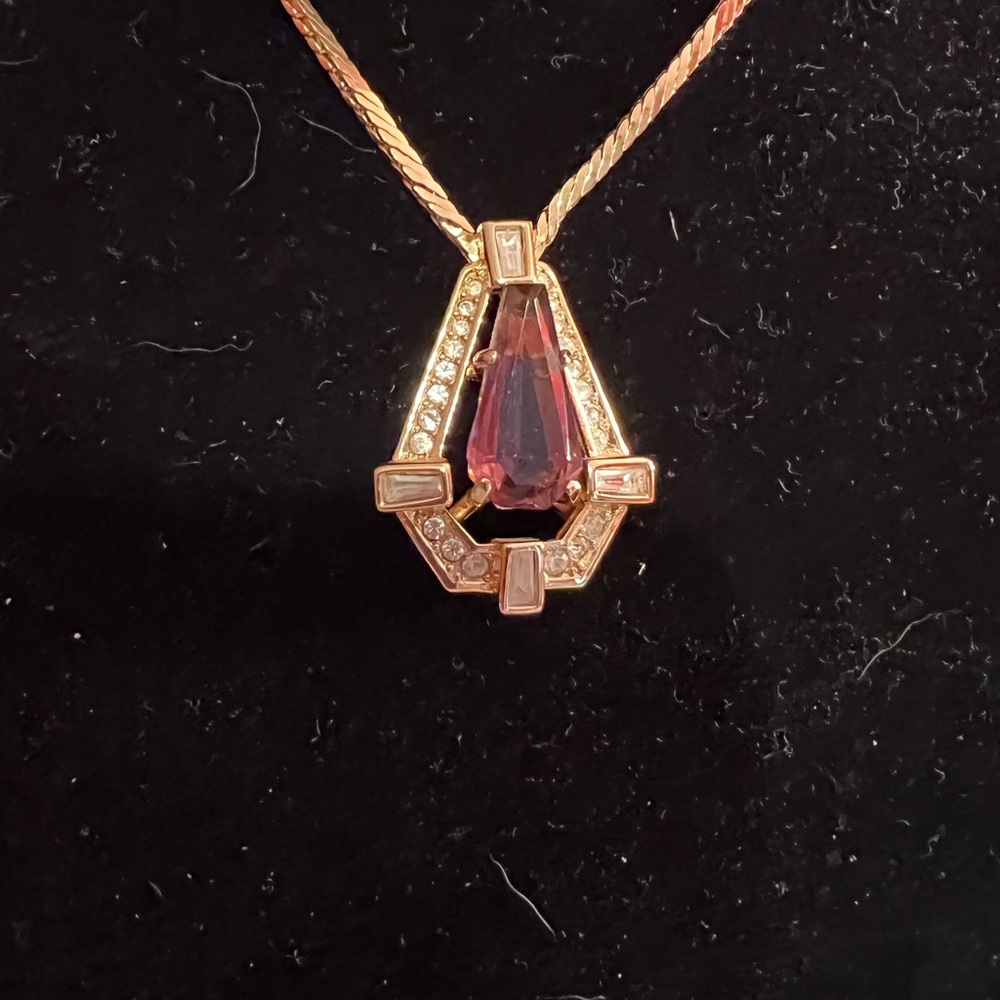 Christian Dior Elegant Gold and Purple Pendant necklace like new - Picture 6 of 8